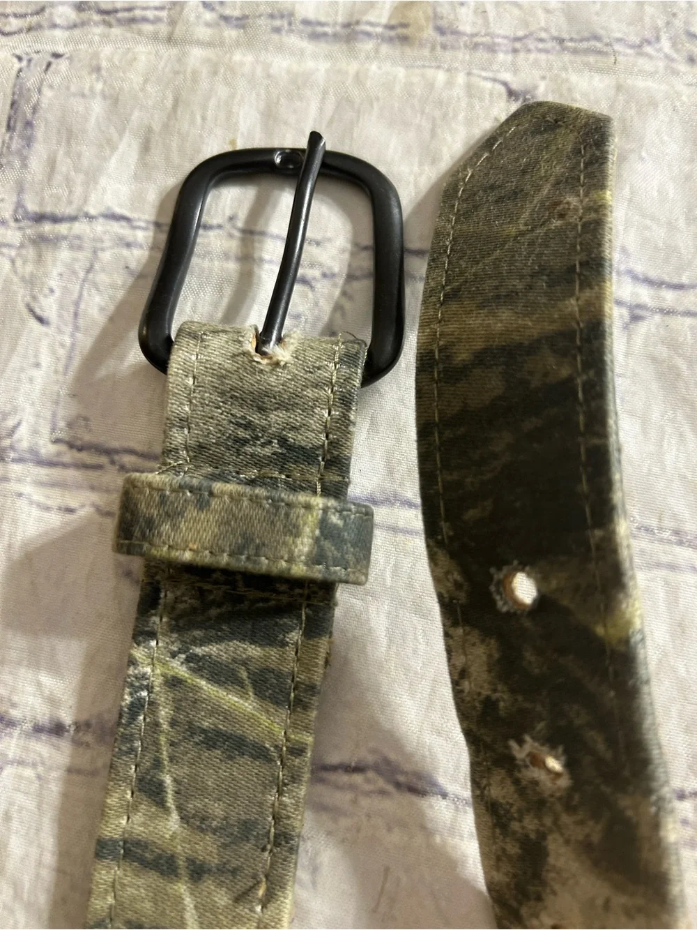 MOSSY OAK CAMOUFLAGE CLOTH BELT AND VTG CINTAS BEIGE WEB BELT ADJUSTABLE